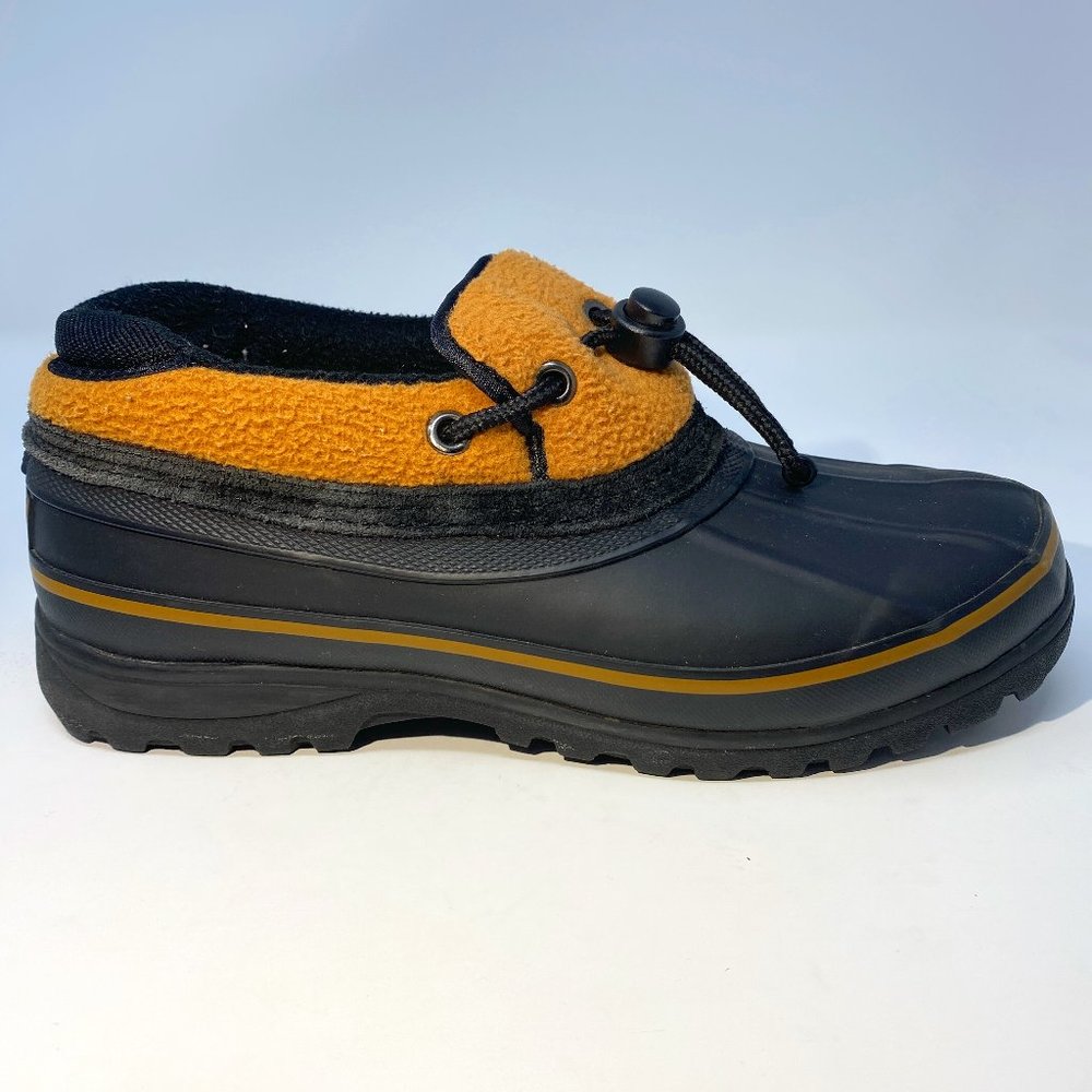 Khombu Snowbird Womens Low Duck Shoes Rubber Soles
